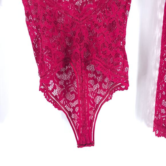 Victoria Secret Coquette Mock Neck Red Lace Unlined Bodysuit Snap Closure XS - Picture 10 of 15